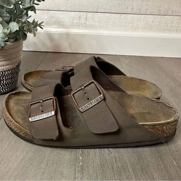 Birkenstock Arizona Birkibuc - Mocha
Size 37 (Womens 6-6.5) - Picture 8 of 16